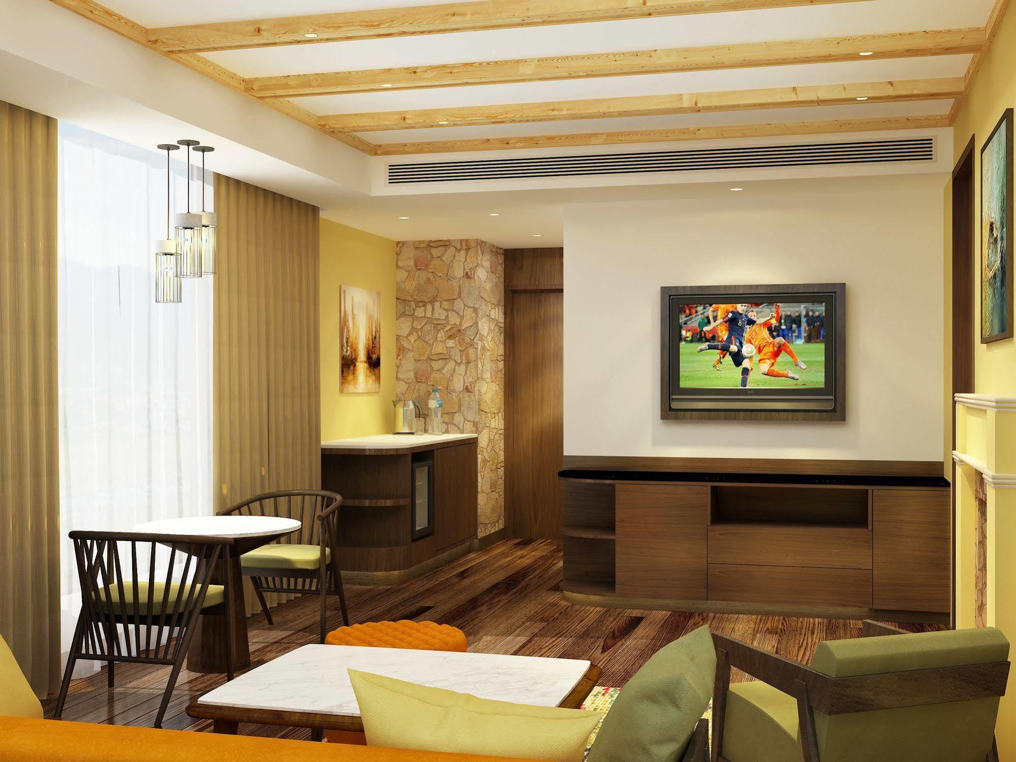 Ramada By Wyndham Darjeeling Hotel Darjeeling  Exterior photo